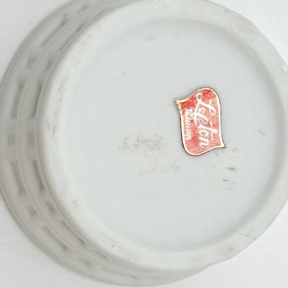 Lefton Flowers On Top Basket Weave Design Trinket  Box - Picture 6 of 9